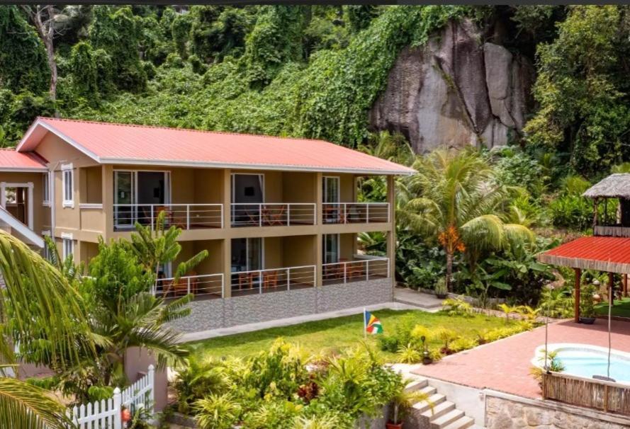 Auguste Holiday Residence Anse Etoile Exterior photo